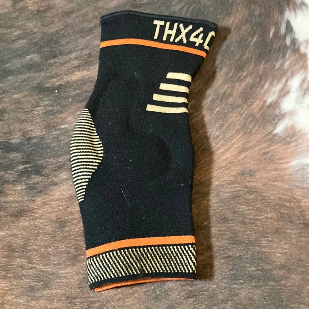 Ankle compression brace - Picture 1 of 1